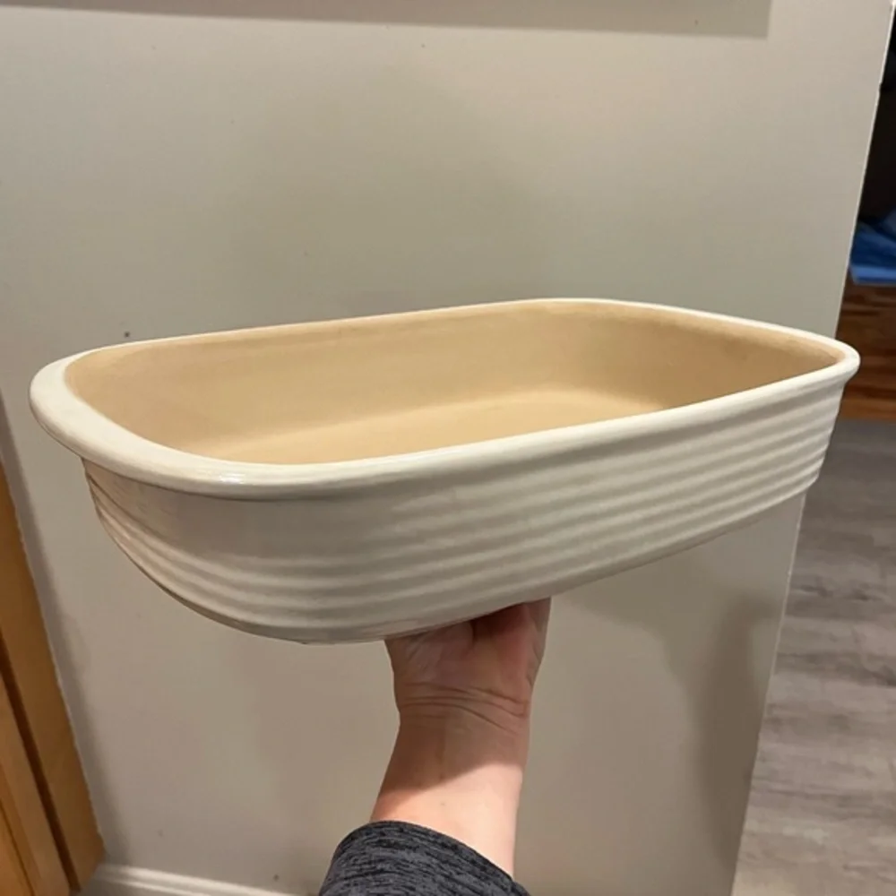 Pampered Chef-Family Heritage-15x10-Stoneware Baker: Vanilla Glaze-061002